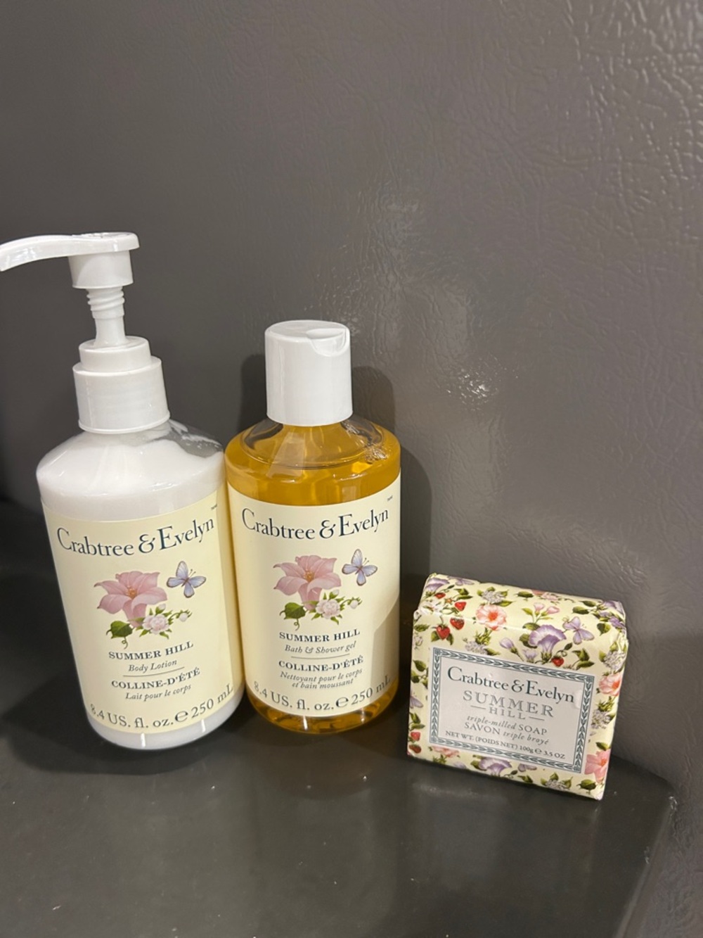 Crabtree & Evelyn Summer Hill Bath & Body Set - Picture 1 of 4